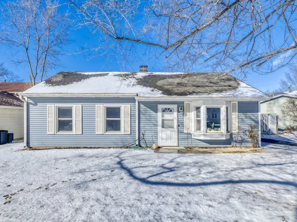 290 Oakwood Dr, Antioch, IL 60002