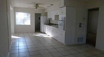 3rd image of 272 Royal Palms Dr