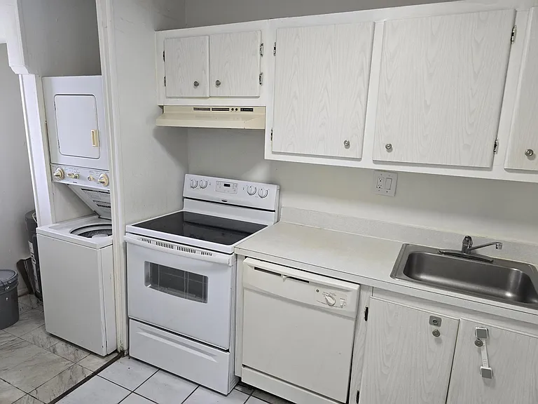 8060 Colony Cir N #203 — Photo 1