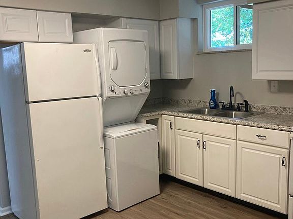 4th image of 816 Tokay Ln Unit 1