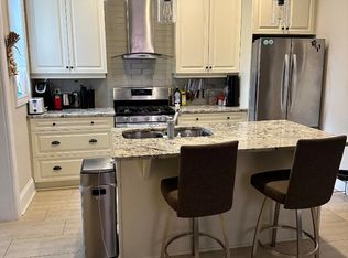 59 Lees Ave #A, Ottawa, ON K1S0B8