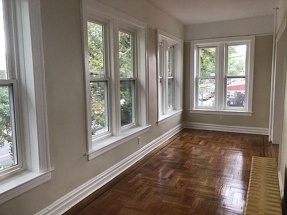 5th image of 8645 23rd Ave #2