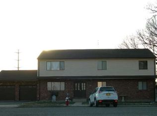24 Albergo Ct FLOOR 2-A, Bethpage, NY 11714
