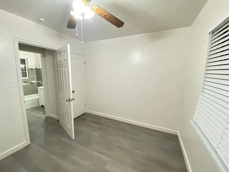 1225 Glenda Way — Photo 5
