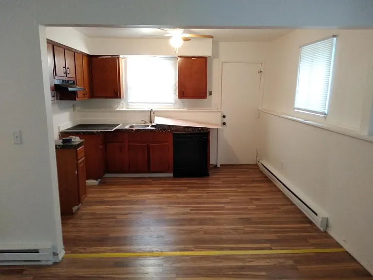 212 N Grace St — Photo 2
