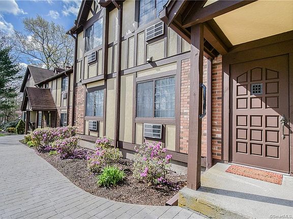 3rd image of 38 Teresa Pl Unit 38