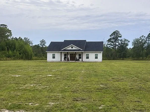 8402 Smokey Rd, Glen Saint Mary, FL 32040