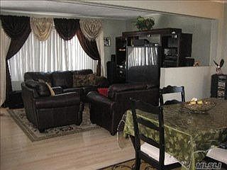 3rd image of 556 Hilda St
