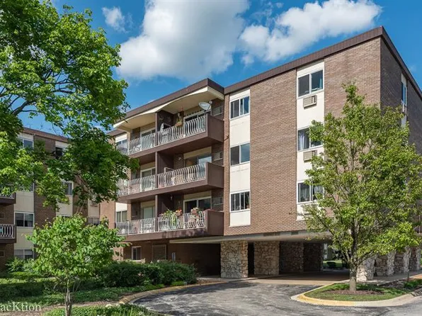 1331 S Finley Rd, Lombard, IL 60148