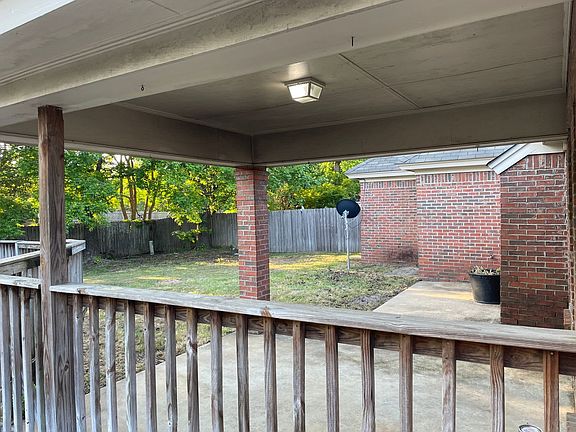 4th image of 618 Ridge Park Dr