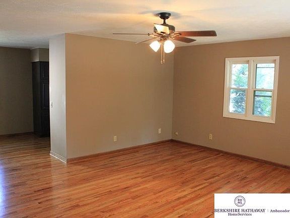 5th image of 9466 Binney St
