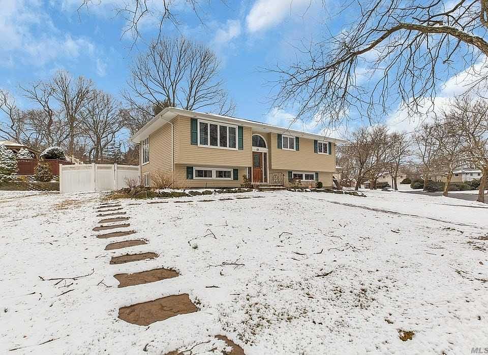 1st image of 23 Panorama Dr