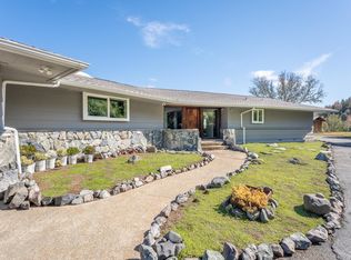 499 Oak Knoll Rd, Ukiah, CA 95482