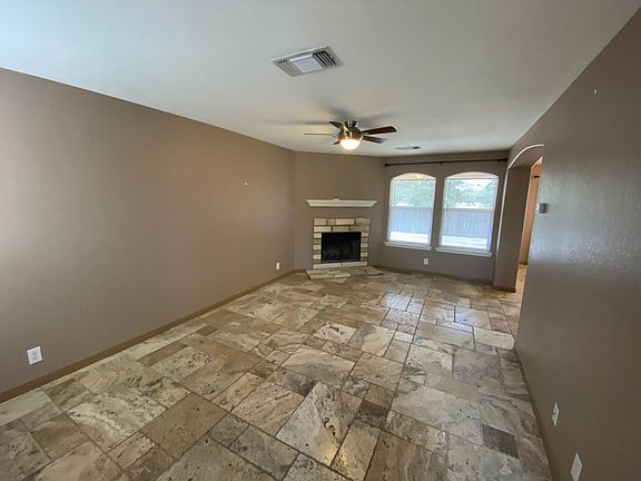 2nd image of 100 Latigo Ln