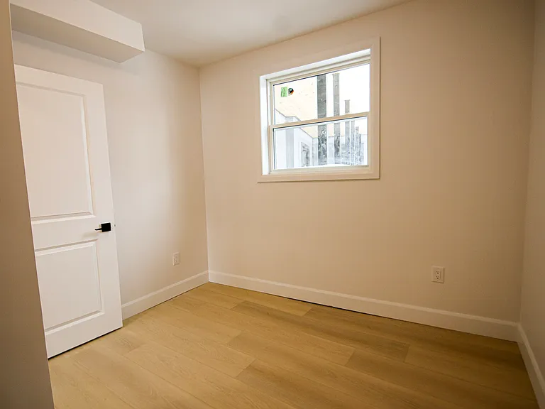 269 Madison Ave S #7 — Photo 15