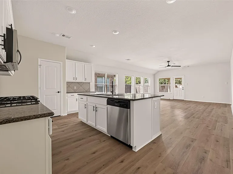 3314 Karleigh Way — Photo 14