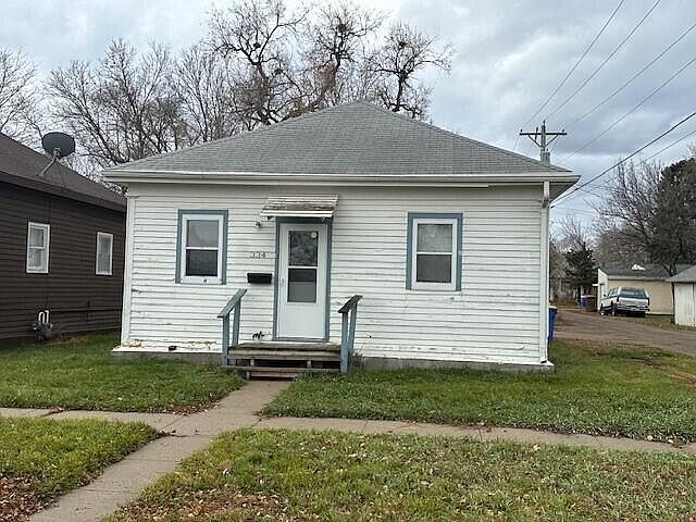 2nd image of 334 1st St SW