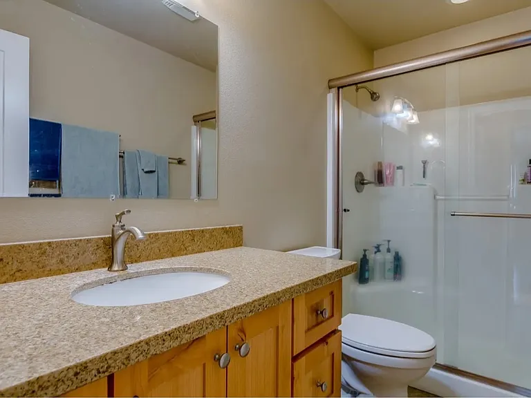 7070 N Cambridge Ave — Photo 8
