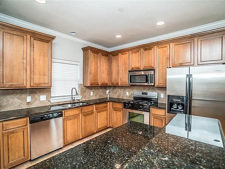 8720 Paradise Dr — Photo 9
