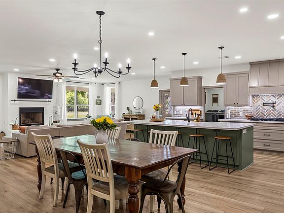 4th image of 3320 Lottie Ln