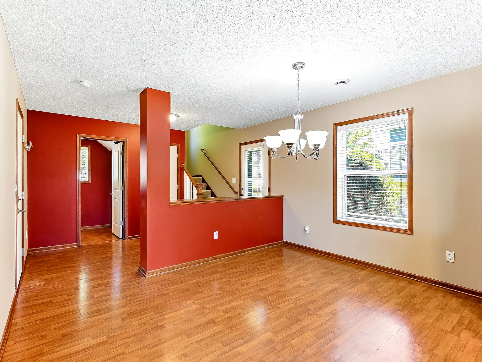 3 bed, 2.5 bath, 1911 sqft, $2,500 — Photo 4
