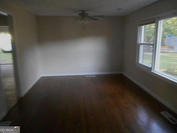5th image of 4022 Clark Dr