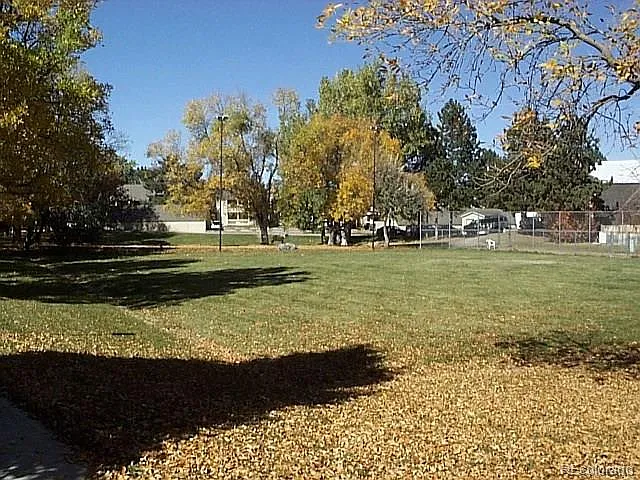 2 bed, 948 sqft, $2,100 — Photo 2