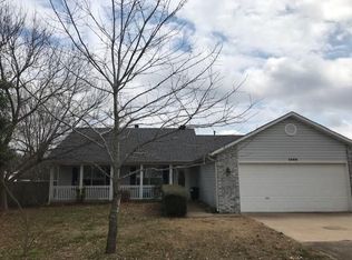 1688 S Tallgrass Dr, Fayetteville, AR 72701
