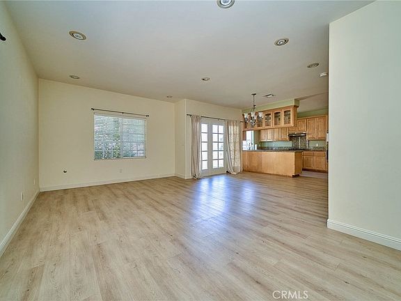 4th image of 2108 Santa Fe Ave