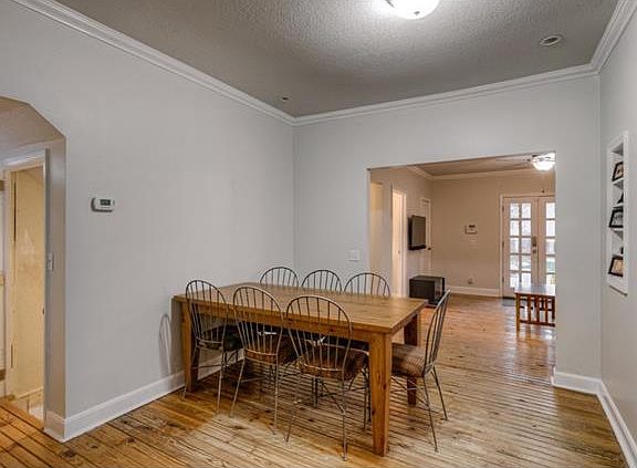 5th image of 428 W Franklin St