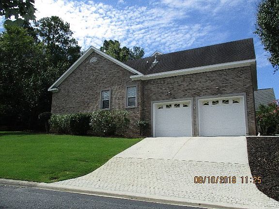 3rd image of 831 Willow Lake Drive