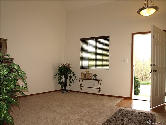 4th image of 1313 49th St NE