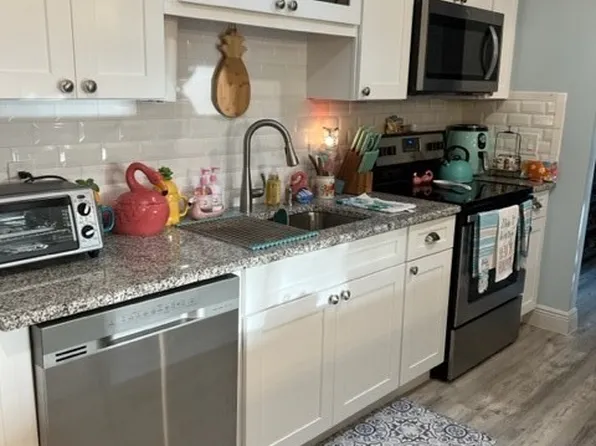 650 N Centre Ct SW APT 102, Vero Beach, FL 32962