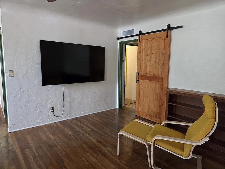 2501 E Drachman St — Photo 3