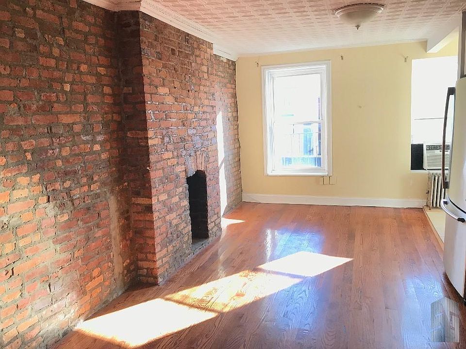 1st image of 476 Sackett St #3