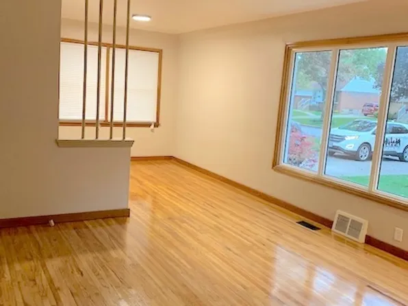 3571 Morris Dr, Windsor, ON N9E 2K5