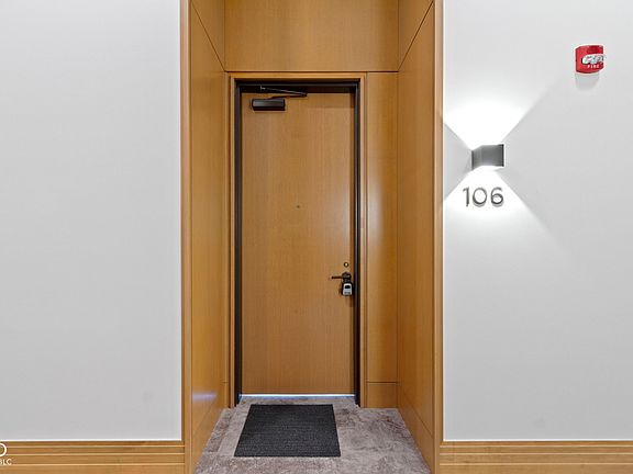 5th image of 855 N East St #106