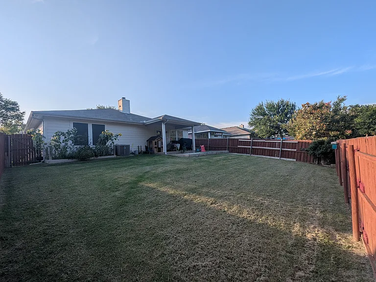 1217 Oak Hollow Ln — Photo 24