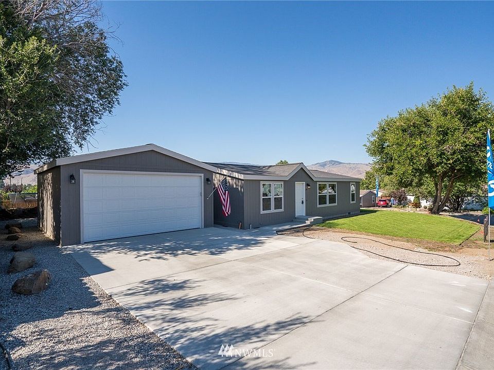 1st image of 875 Garden Ct Plz