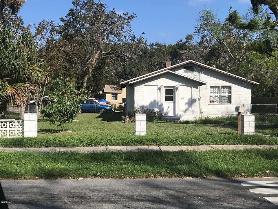 1st image of 605 Center Ln