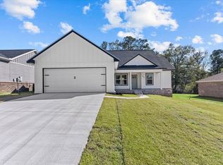 359 Spruce Ln, Ozark, AL 36360