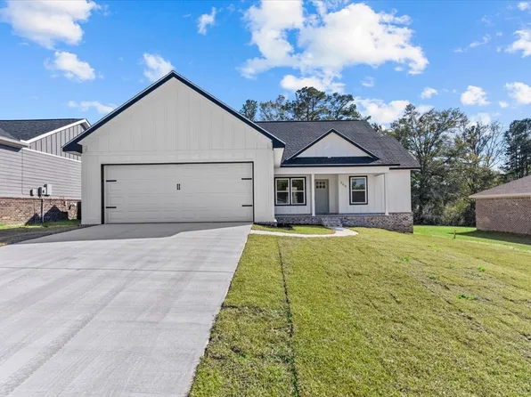 359 Spruce Ln, Ozark, AL 36360