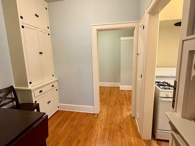 300 S Barker Ave — Photo 5