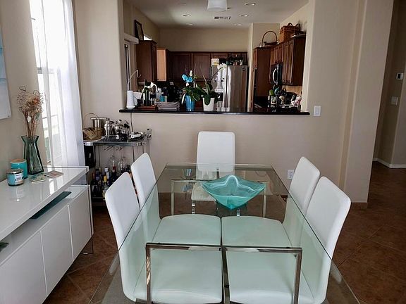 Dining table seats 6