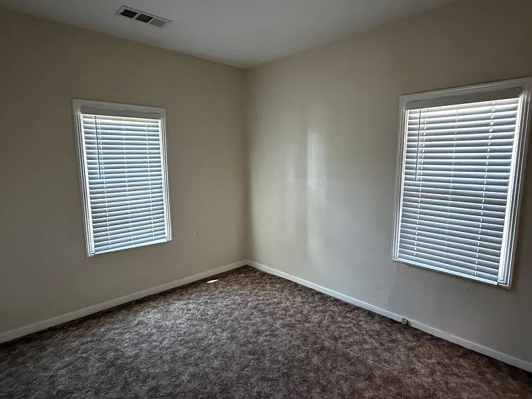 1954 Eucalyptus Ave — Photo 10
