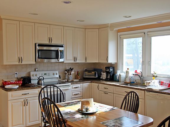 5th image of 948 Mamaroneck Ave