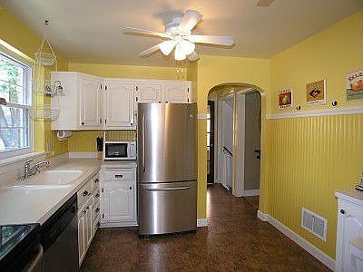 4th image of 1112 Blanchan Ave