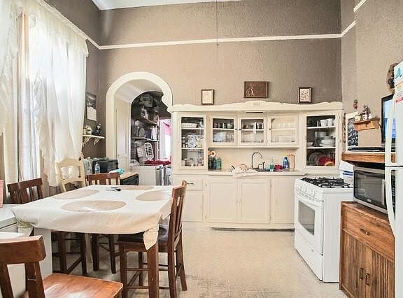 4th image of 508-10 Philip St
