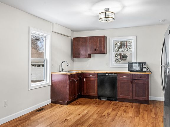 2nd image of 15 Lowe St #1