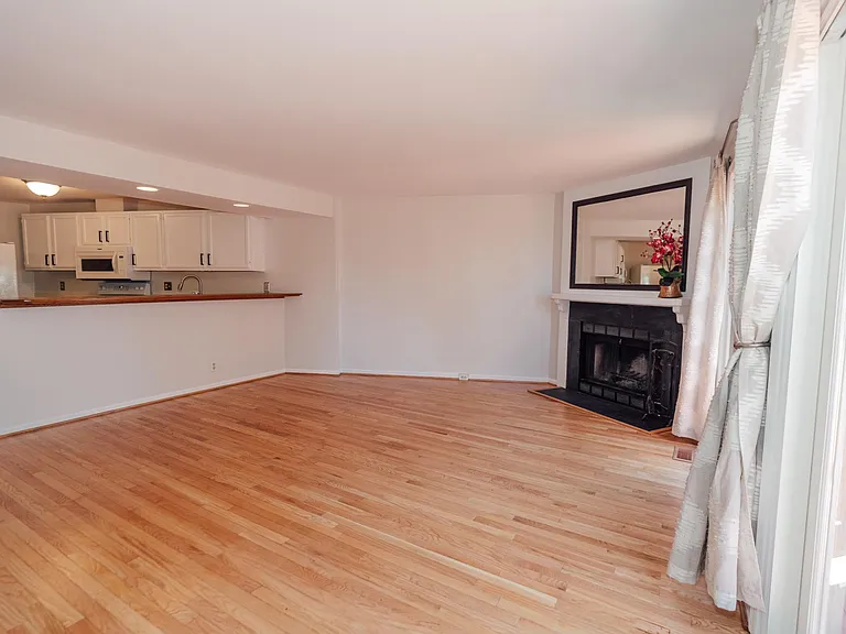 1664 Whisperhill Dr — Photo 3